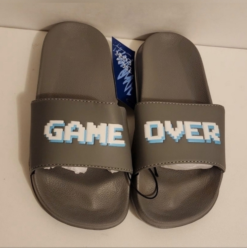NWT Boy's Game Over Slides Sandals Gray White Size 11/12‎